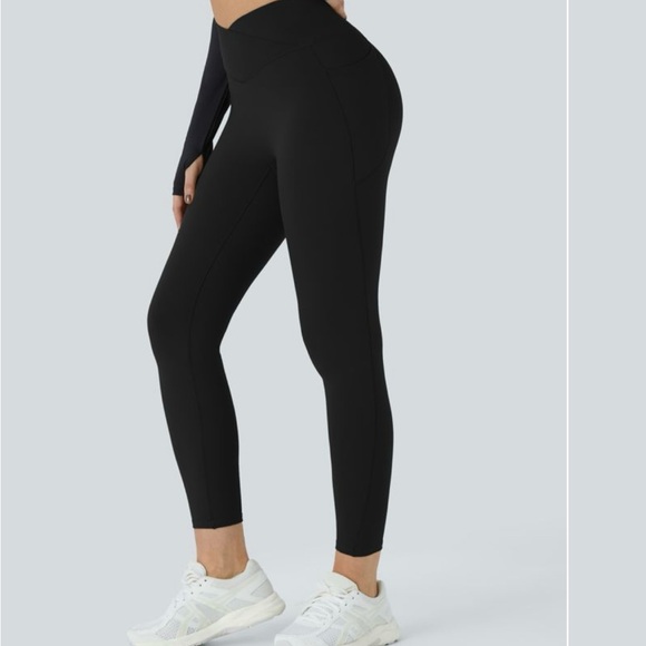 Halara Black Women's High-Waisted Crossover Pocket Yoga Pants - Picture 1 of 4